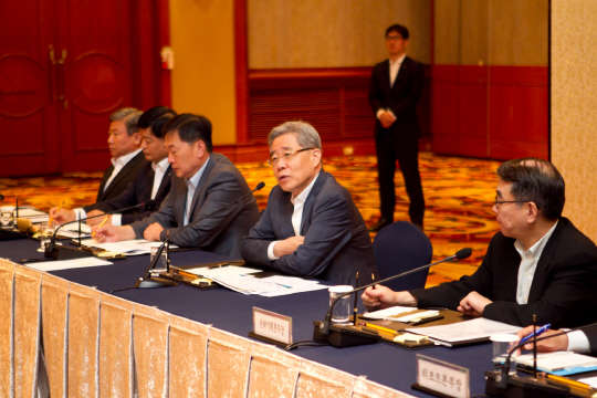 3일 열린 강원랜드 확대 간부회의에서 함승희 대표가 강원랜드의 개혁을 강조하고 있다. <강원랜드 제공>